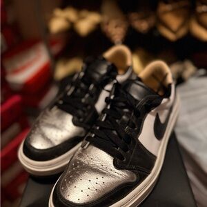 Nike Black and Silver Men's Sneakers